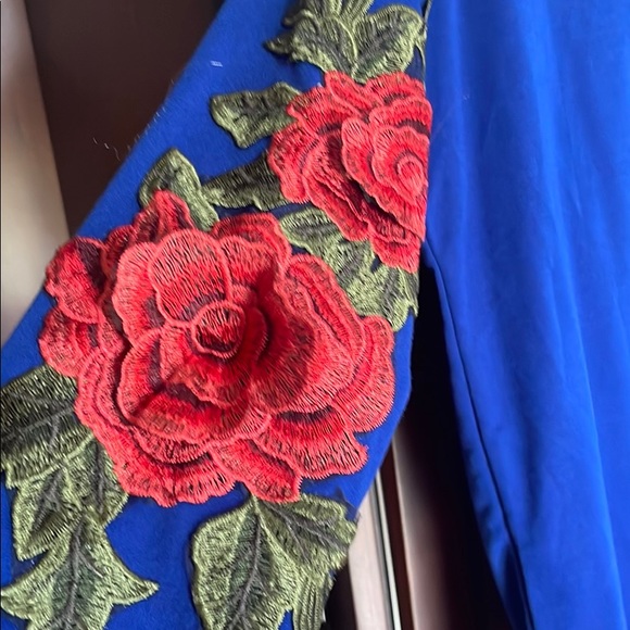 Blue distressed tunic length top with flowers - Picture 2 of 4